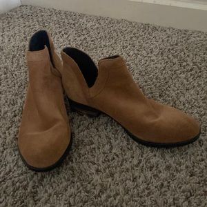 Womens Sorel Lolla tan booties